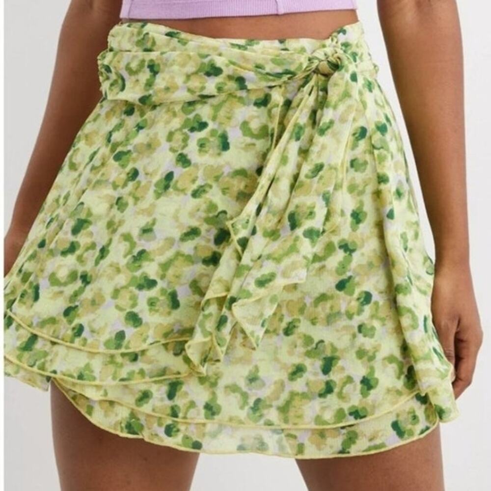 Aerie Womens Chiffon Wrap Mini Skirt Green Floral Tie Waist Mid Rise Size Medium